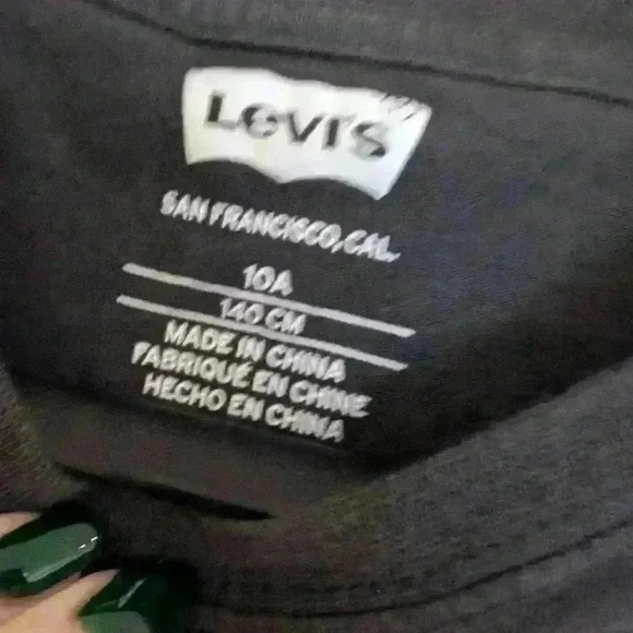 Kids Levi's top size 10 - Picture 3 of 3